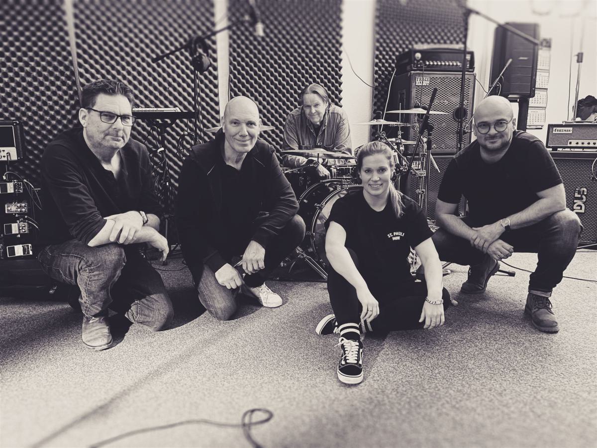 NightLiner Gruppenbild_inPixio BW