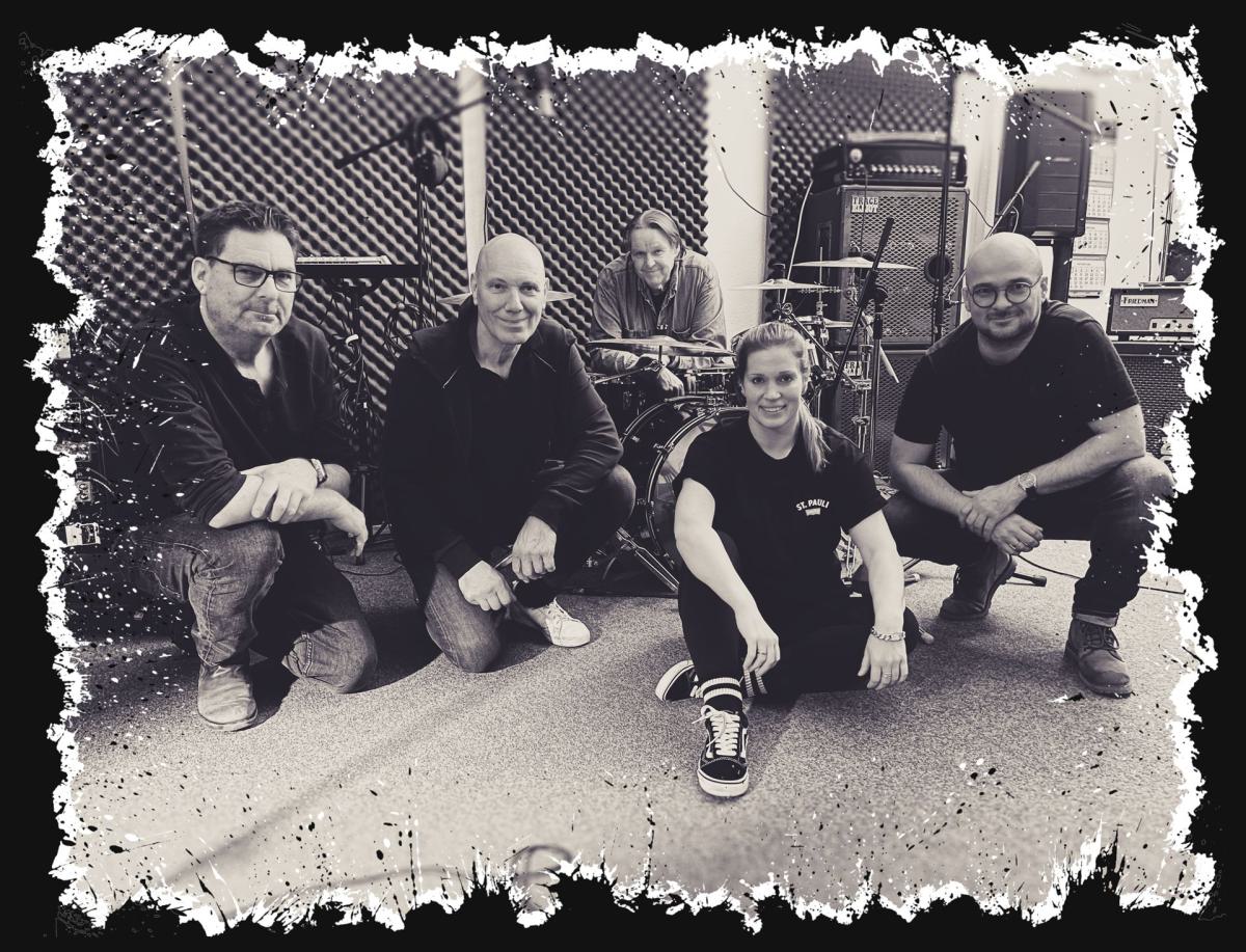 NightLiner Gruppenbild_inPixio BW Rahmen B_inPixio